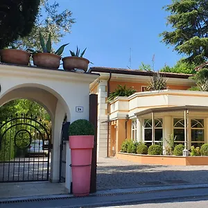 La Desenzano , Desenzano del Garda Italia