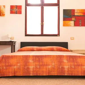 Joy Living , Sandra Italia